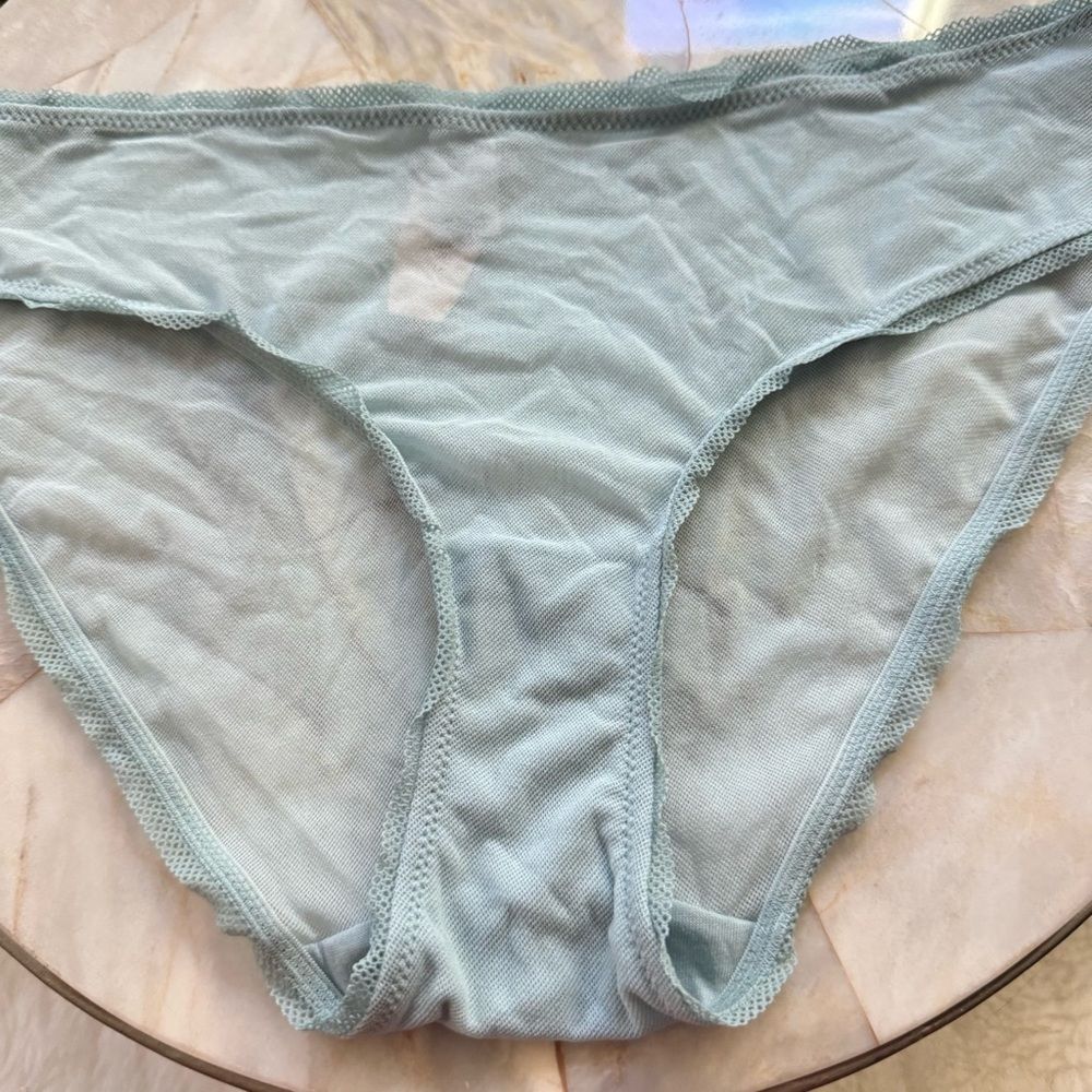 New Victoria’s Secret Very Sexy Thong Vintage Panty Lace Satin Silky Medium